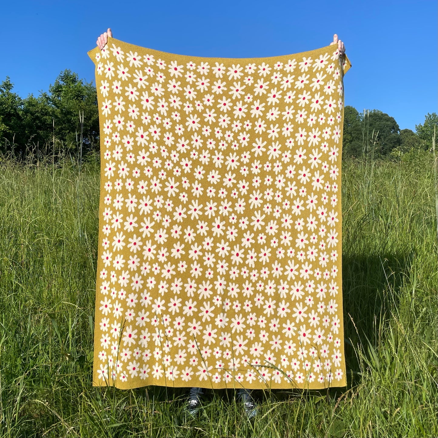 Starry Meadow Throw Blanket - Gold