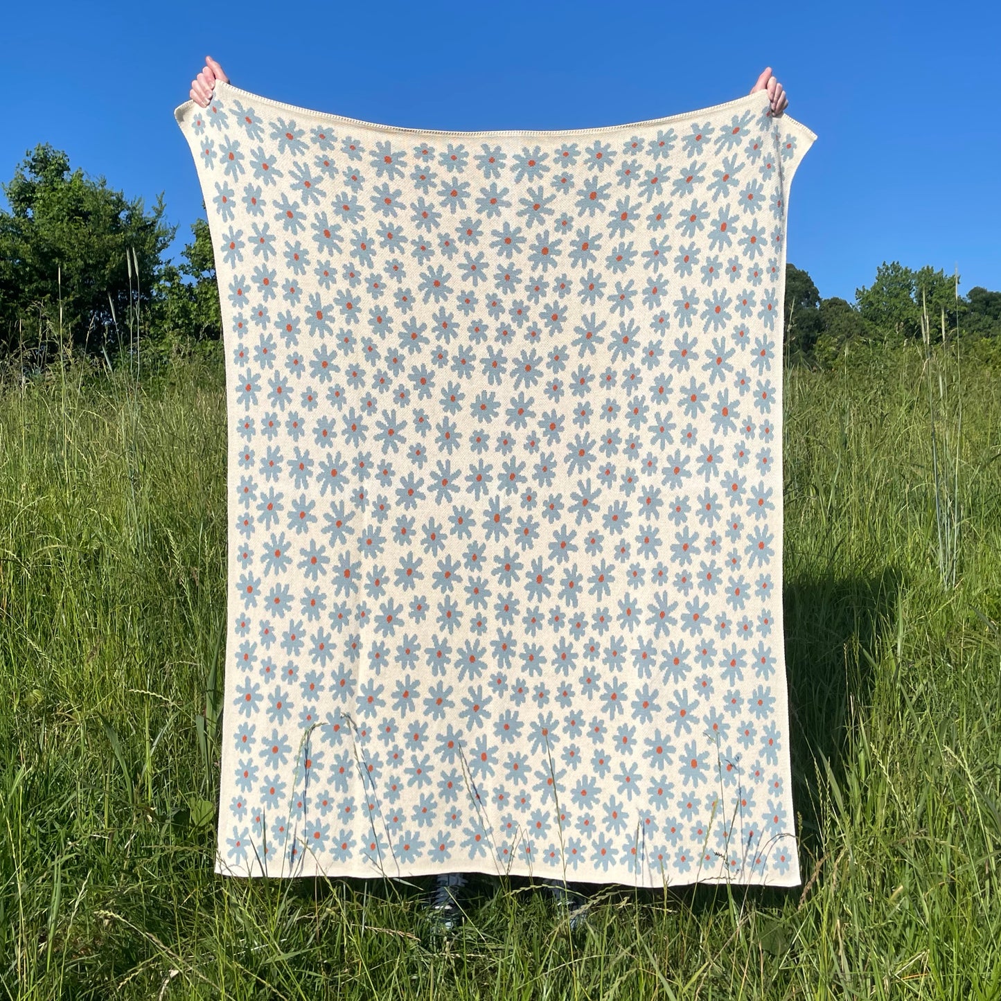 Starry Meadow Throw Blanket - Mist